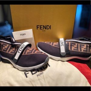 🤎🤍🖤 Fendi🤎🤍🖤